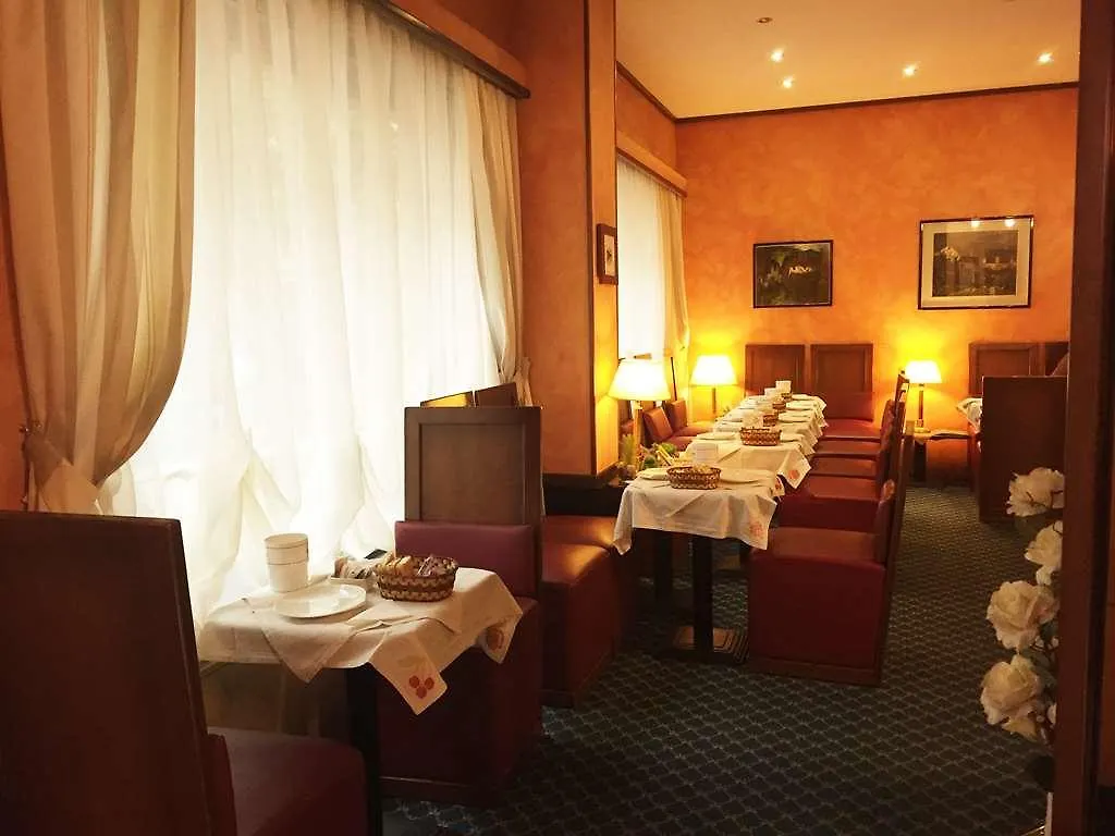 Hotel Accursio Milan 3*,