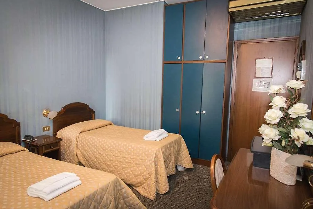 Hotel Accursio Mediolan 3*,  Włochy
